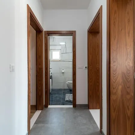 Mileni Apartment *