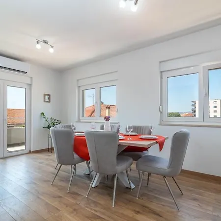 Apartment Mileni *