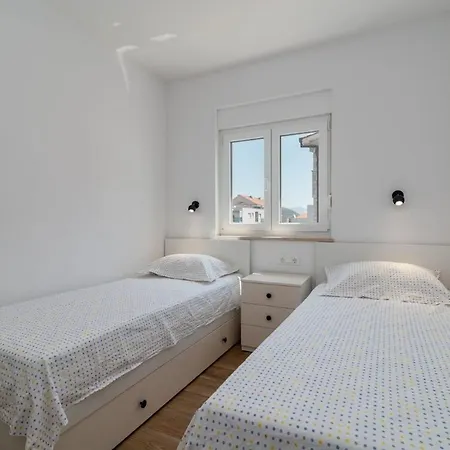 Mileni Apartment *