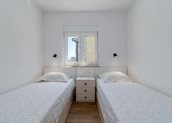 Mileni * 特罗吉尔