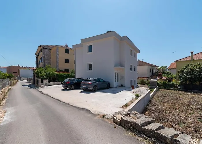 Mileni * 特罗吉尔