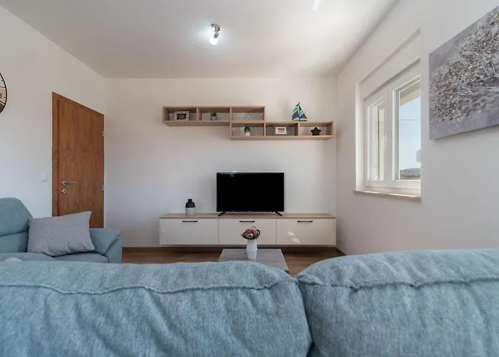 アパート Mileni *